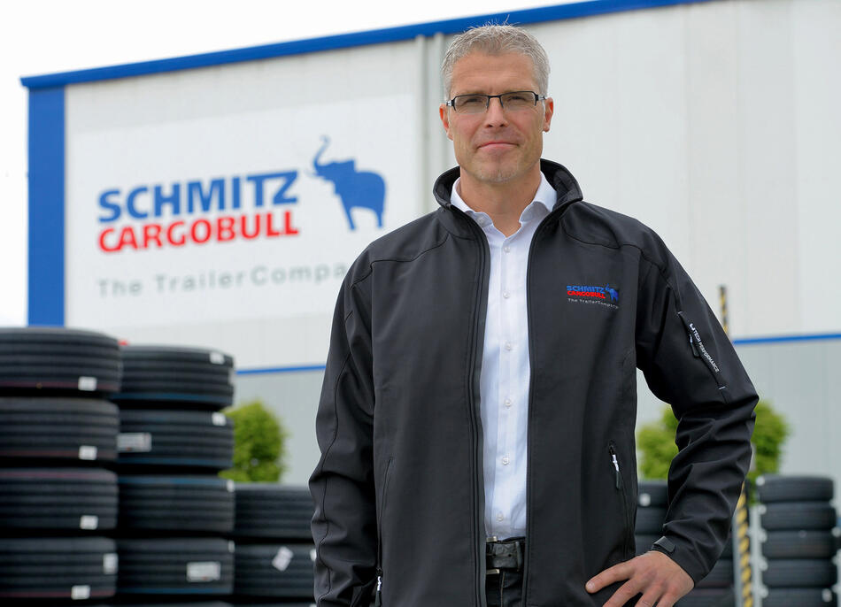 „Alle Stapler, die viel rückwärts gefahren werden, erhalten künftig einen drehbaren Fahrerarbeitsplatz.“ Silvio Jas, Flottenmanager von Schmitz Cargobull in Gotha.