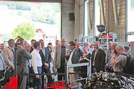 Minister Hauk im Gespräch mit Bernd Neumaier.