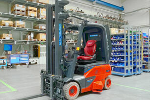Autonomous (outdoor) forklift truck: Factory E-Truck FE600