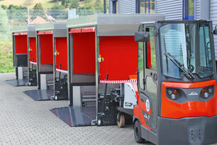 Tugger train: Technology &amp; Equipment