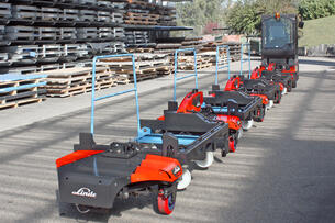 Load train Factory Train FT500 with 4 C-frame. Can also be used outdoors.